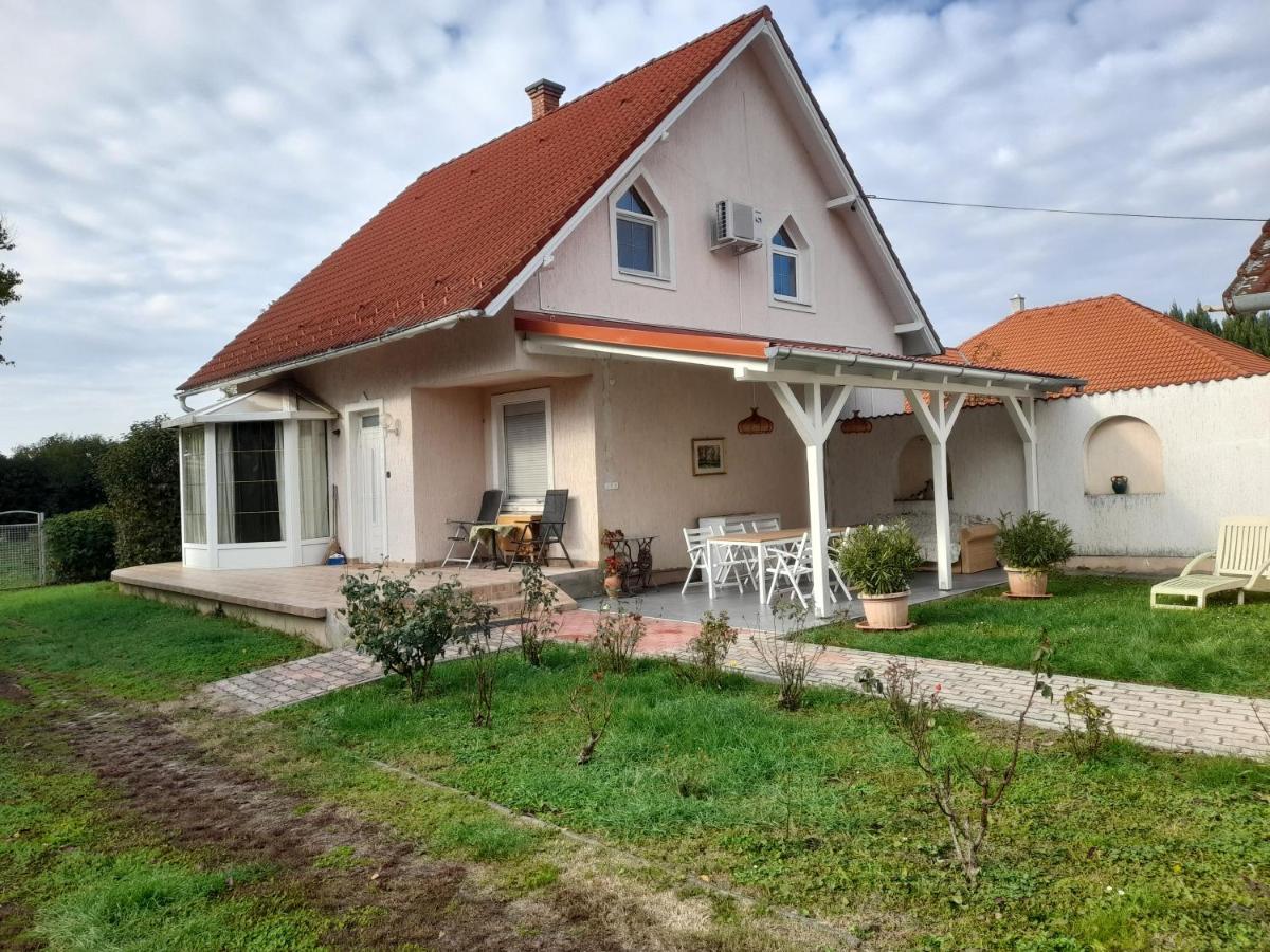 Gesztenyes Vendeghaz Harkány Exterior foto